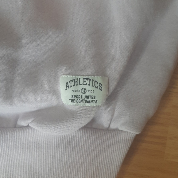 💟H&M sweatshirt - Picture 2 of 8